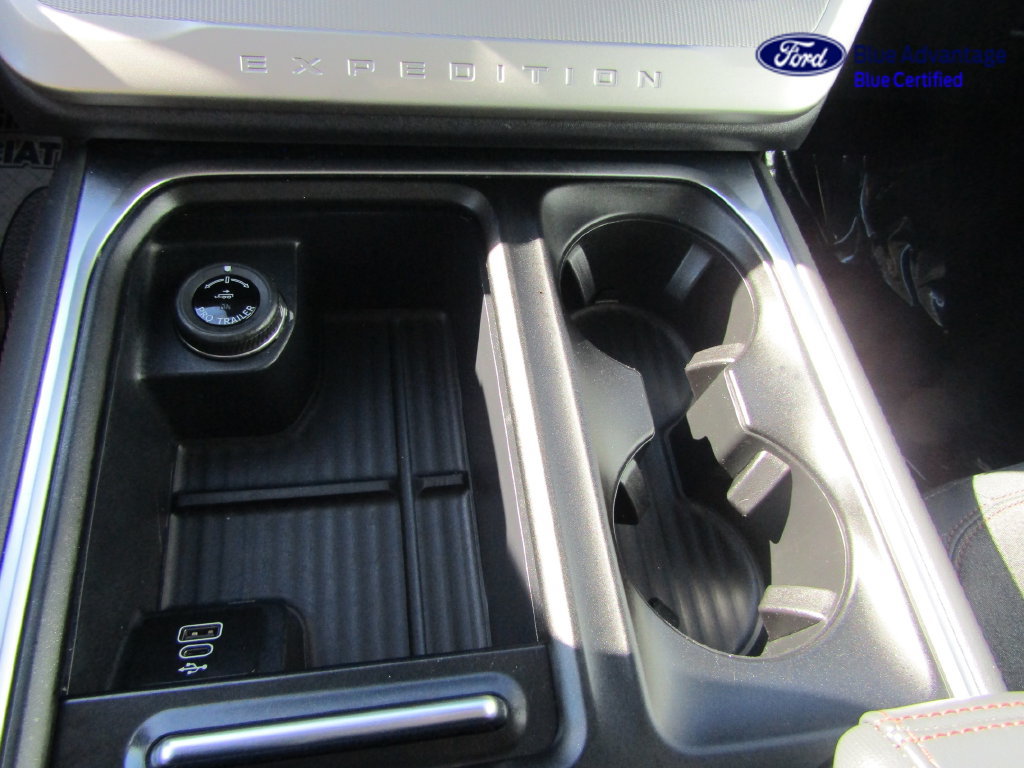 Certified 2025 Ford Expedition Active AWD/4WD image 59