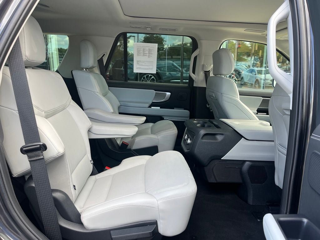 Certified 2025 Ford Expedition Platinum w/ Driver's Package AWD/4WD image 20