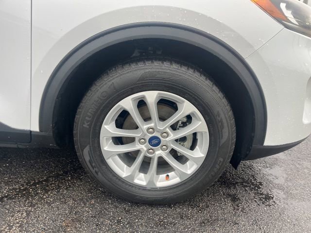 Certified 2021 Ford Escape SE image 9