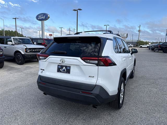 Used 2020 Toyota RAV4 XLE FWD image 13