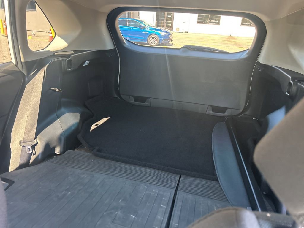 Used 2021 Toyota RAV4 LE image 8