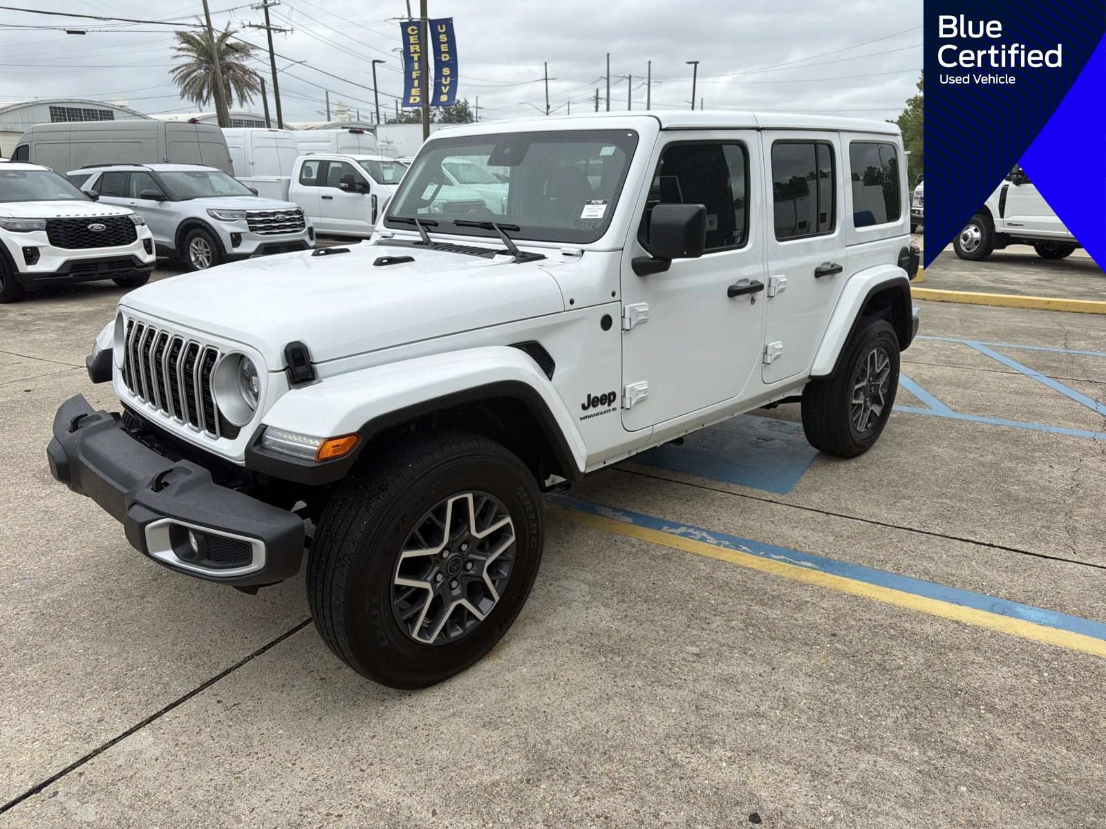 Used 2025 Jeep Wrangler Unlimited Sahara AWD/4WD image 5