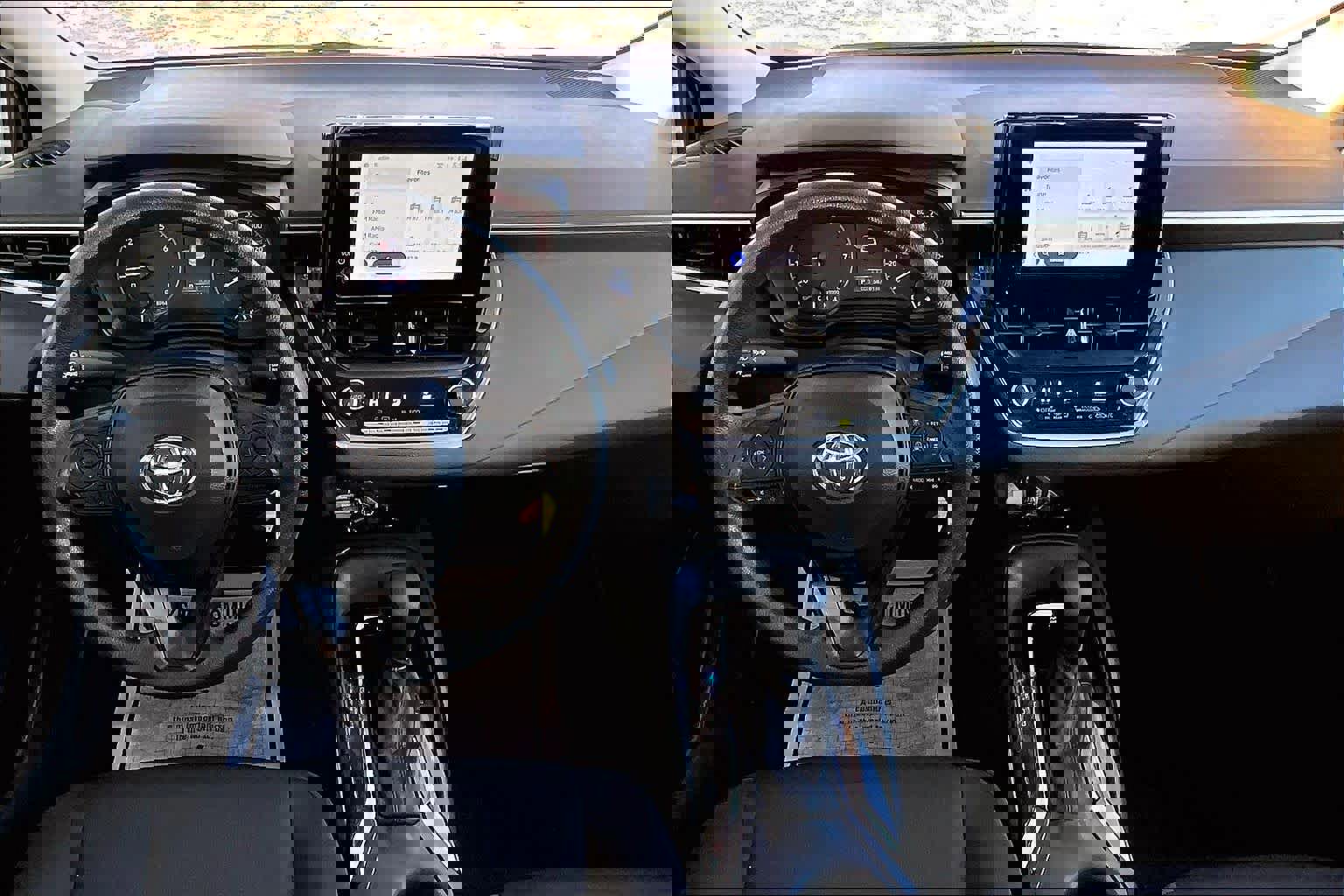 Used 2023 Toyota Corolla LE image 16