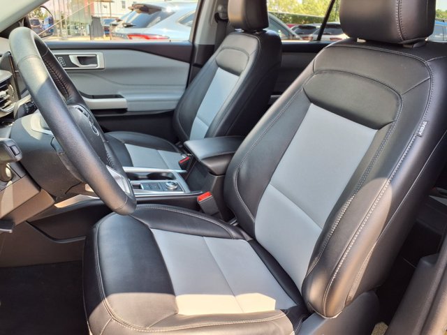 Certified 2024 Ford Explorer XLT w/ Equipment Group 202A AWD/4WD image 4