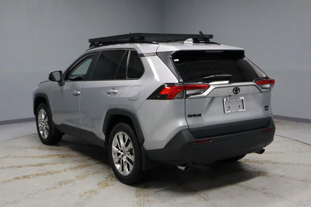 Used 2021 Toyota RAV4 XLE Premium AWD/4WD image 8