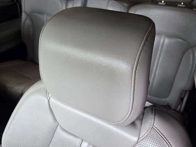 Used 2024 Jeep Wagoneer L 2WD w/ Premium Group I image 26