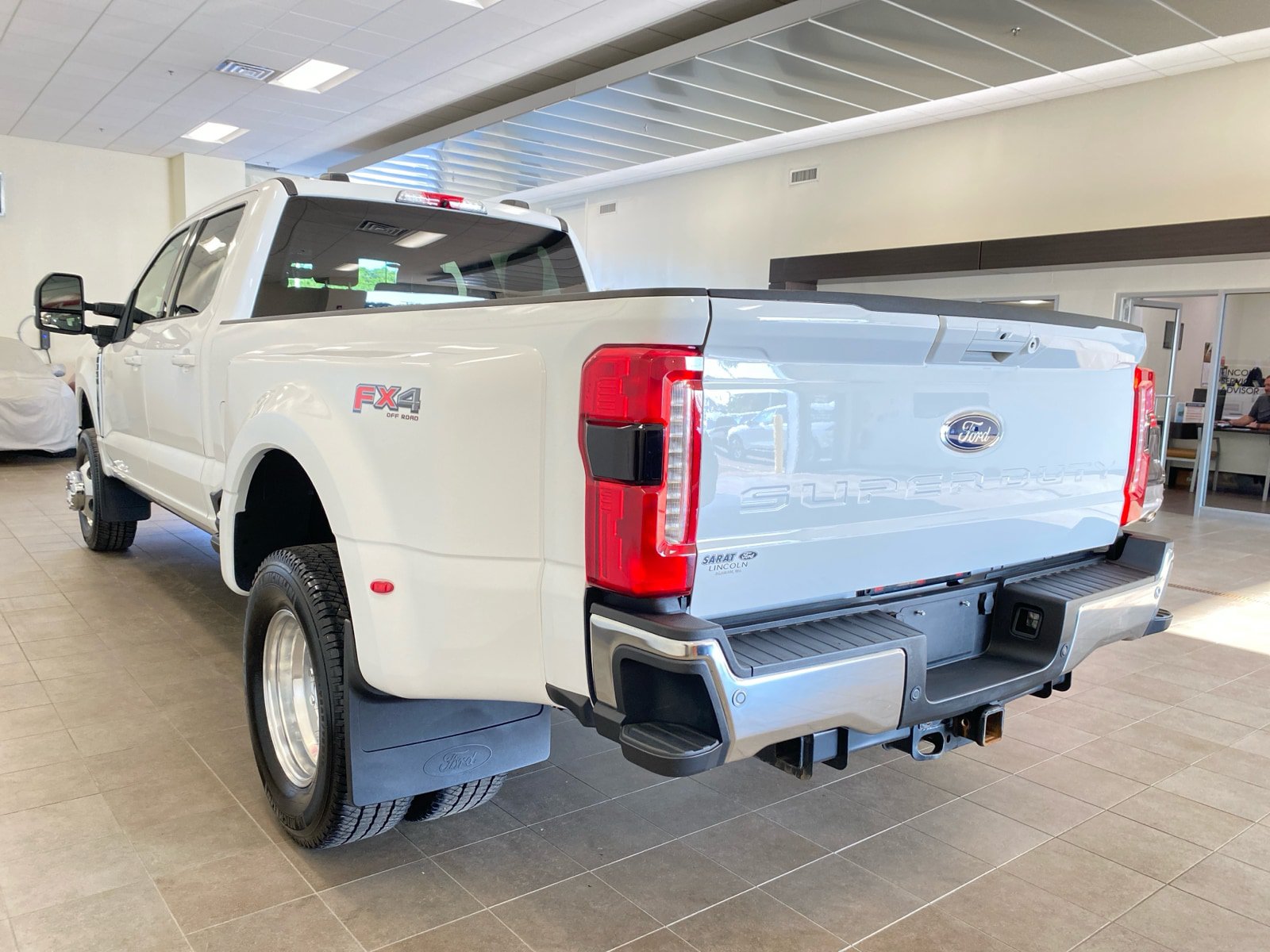 Certified 2025 Ford F350 Lariat AWD/4WD image 5