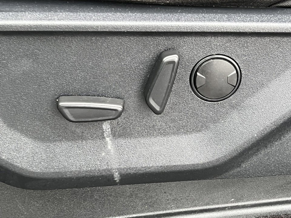 Certified 2022 Ford F150 XLT w/ Equipment Group 302A High image 18