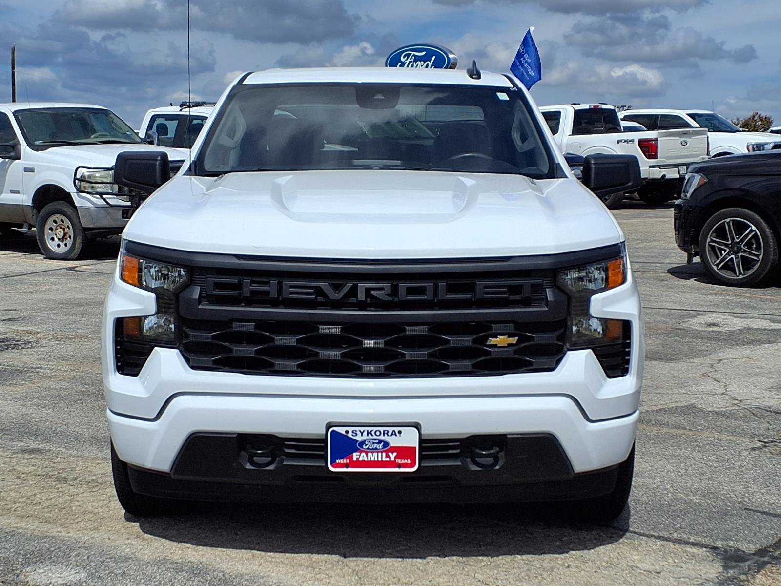 Used 2026 Chevrolet Silverado 1500 Custom AWD/4WD image 2