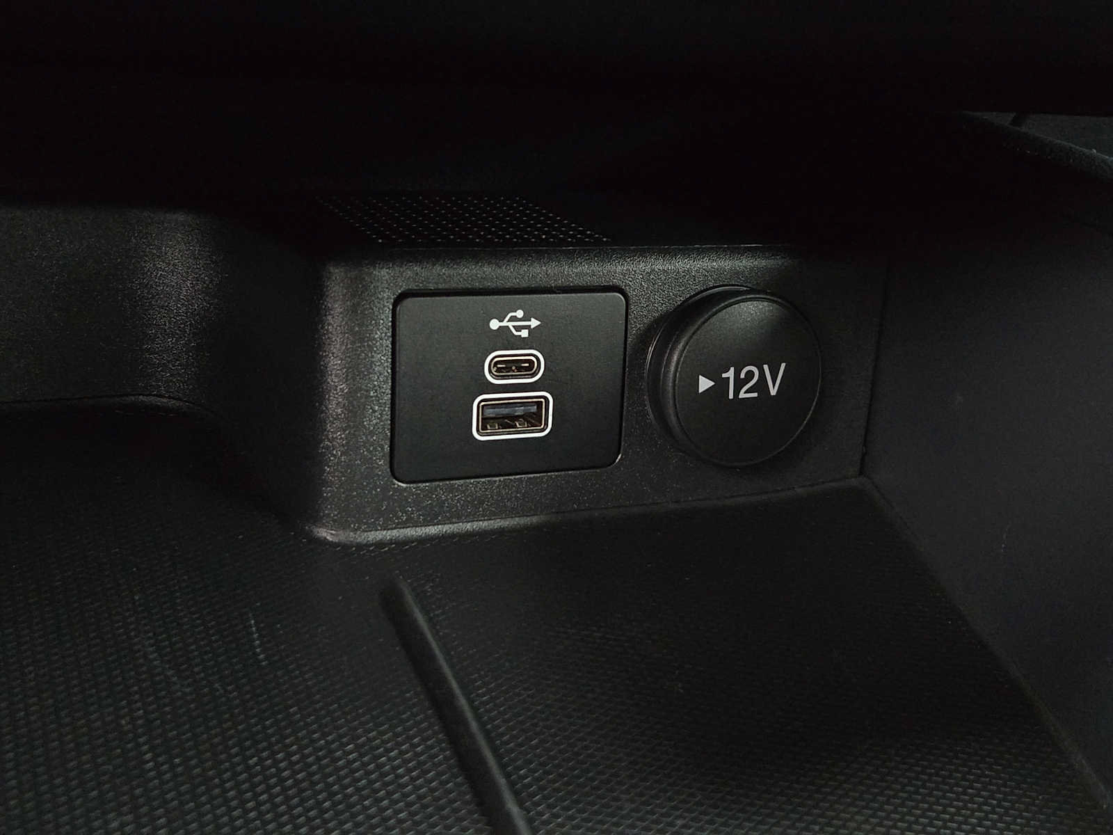 Certified 2025 Ford Escape Active AWD/4WD image 23