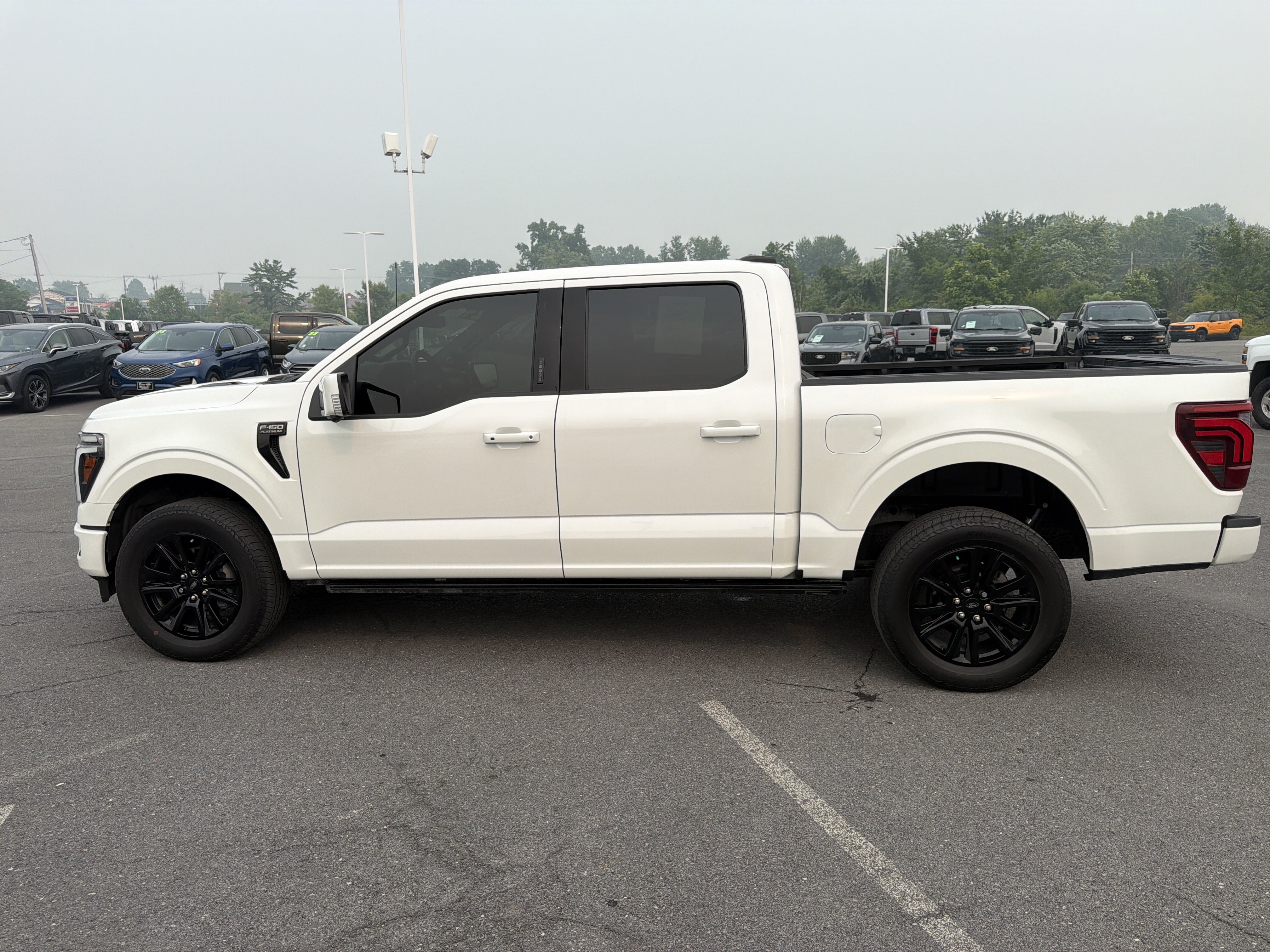 Certified 2024 Ford F150 Platinum w/ FX4 Off-Road Package AWD/4WD image 7