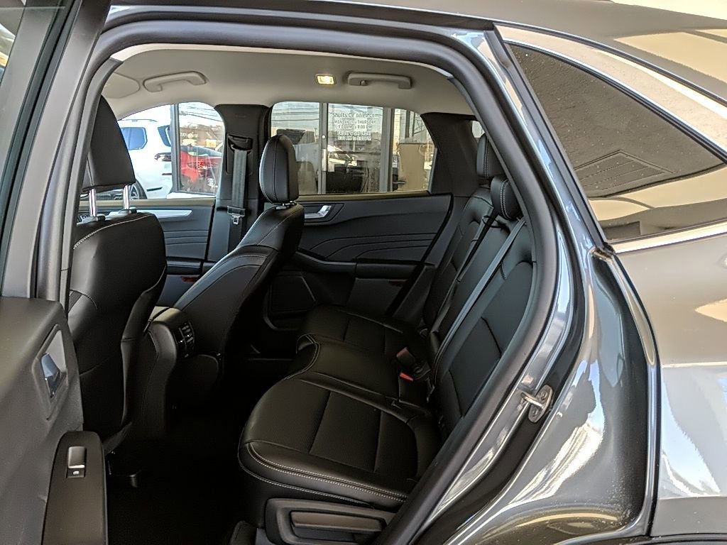 Certified 2025 Ford Escape Platinum image 13