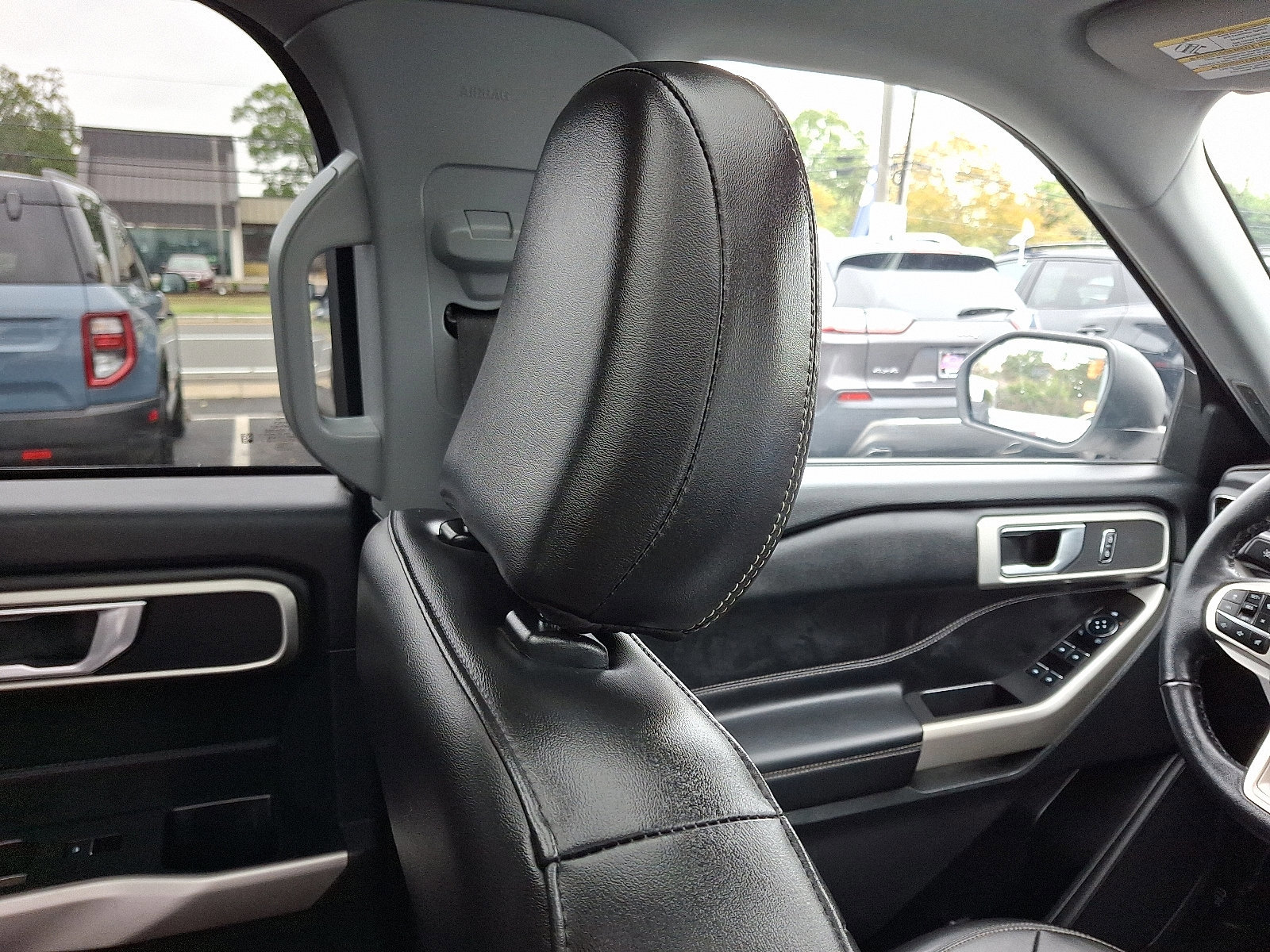 Certified 2022 Ford Explorer XLT w/ Equipment Group 202A image 13