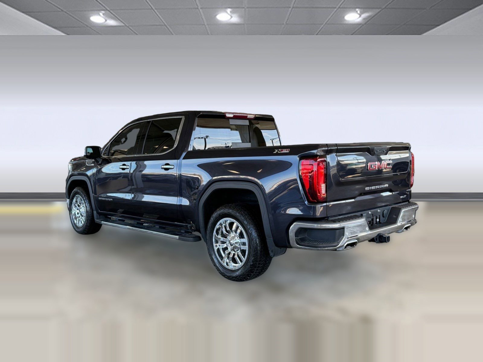 Used 2022 GMC Sierra 1500 SLT w/ SLT Premium Plus Package image 3