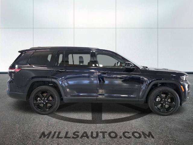 Used 2024 Jeep Grand Cherokee L Limited w/ Black Appearance Package AWD/4WD image 9