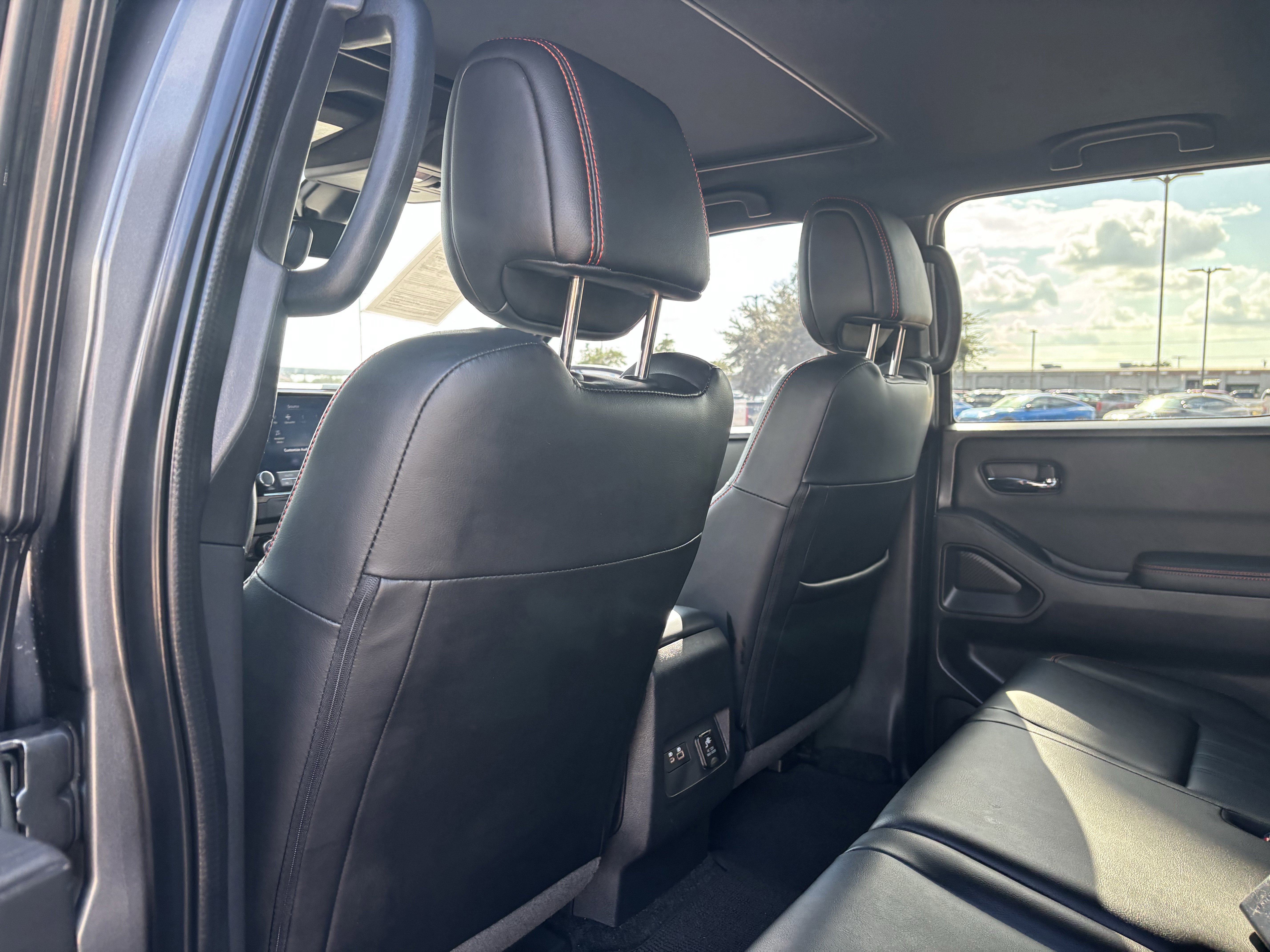 Used 2023 Nissan Frontier Pro-X w/ Pro-X Premium Package image 16