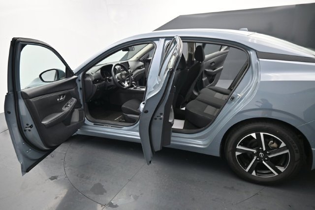 Used 2025 Nissan Sentra SV FWD image 21