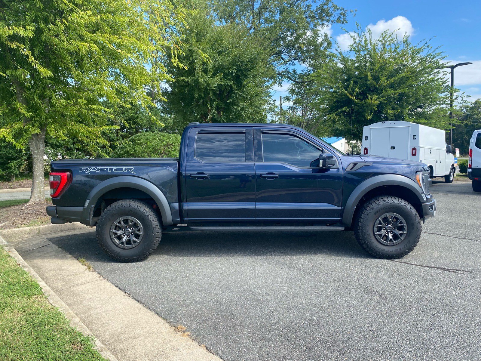 Certified 2022 Ford F150 Raptor w/ Raptor 37 Performance Package AWD/4WD image 3