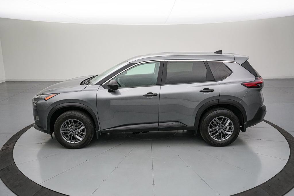 Used 2023 Nissan Rogue S AWD/4WD image 7