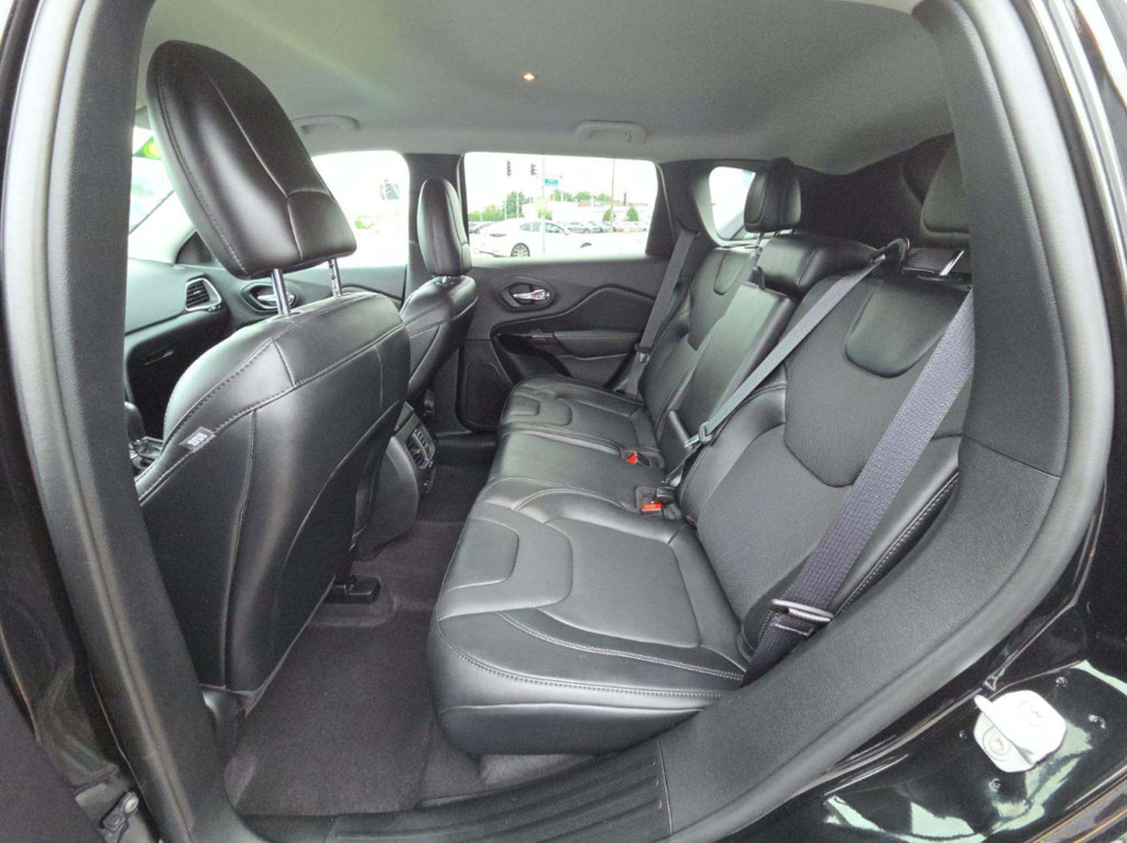 Used 2023 Jeep Cherokee Altitude Lux AWD/4WD image 4