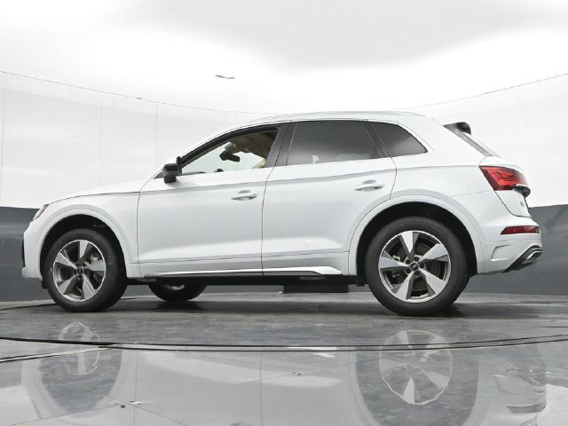 Used 2025 Audi Q5 2.0T Premium Plus w/ Premium Plus Package AWD/4WD image 37