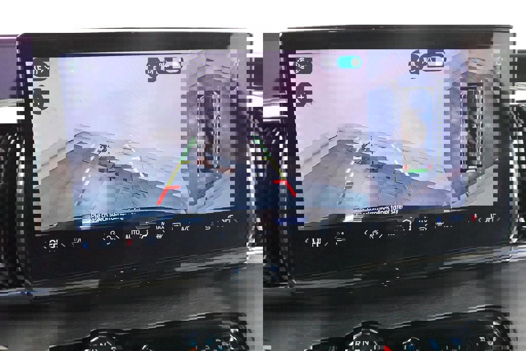 Certified 2025 Ford Expedition Platinum image 21