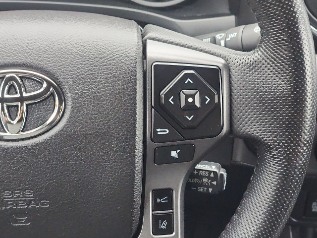 Used 2021 Toyota Tacoma TRD Off-Road w/ Technology Package AWD/4WD image 15