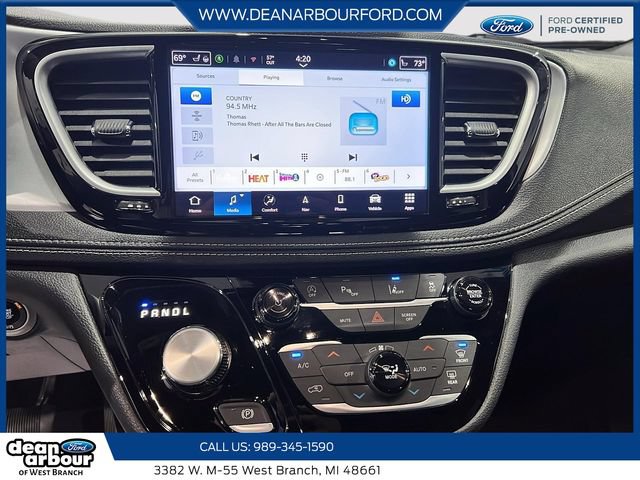 Used 2025 Chrysler Pacifica Limited FWD image 15