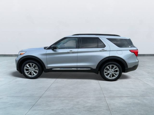 Certified 2023 Ford Explorer XLT w/ Equipment Group 202A AWD/4WD image 4