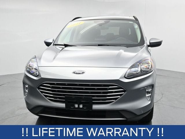 Certified 2022 Ford Escape Titanium w/ Titanium Elite Package AWD/4WD image 3
