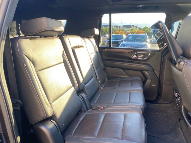 Used 2023 Chevrolet Suburban High Country w/ Premium Package 2 AWD/4WD image 18