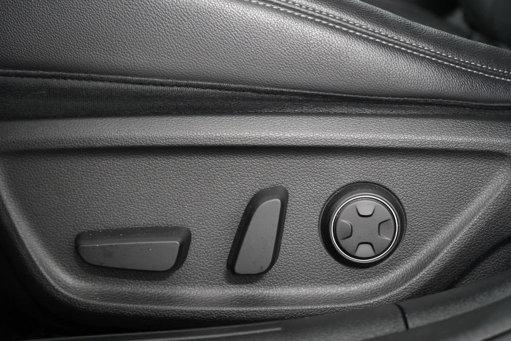 Used 2023 Genesis G70 2.0T AWD/4WD image 14