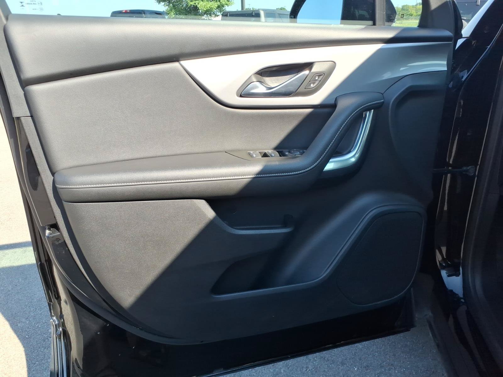 Used 2025 Chevrolet Blazer LT AWD/4WD image 12