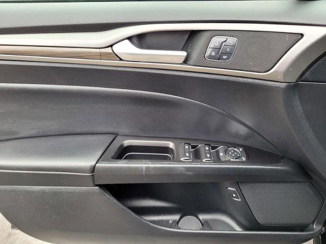 Certified 2018 Ford Fusion Energi SE image 24