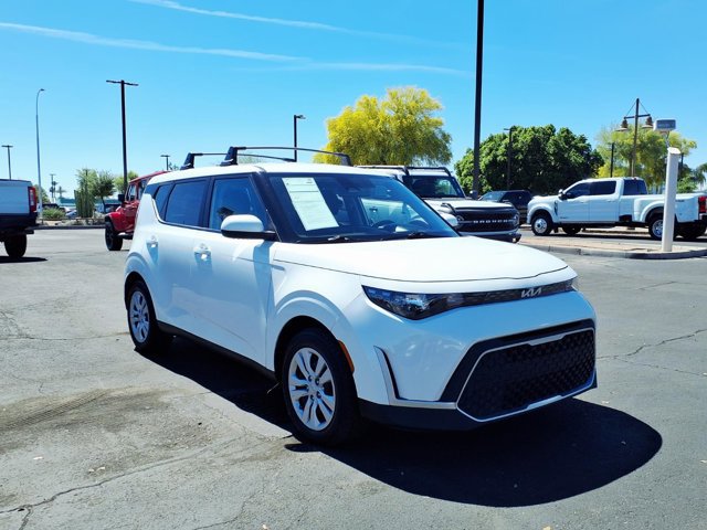 Used 2023 Kia Soul LX image 8