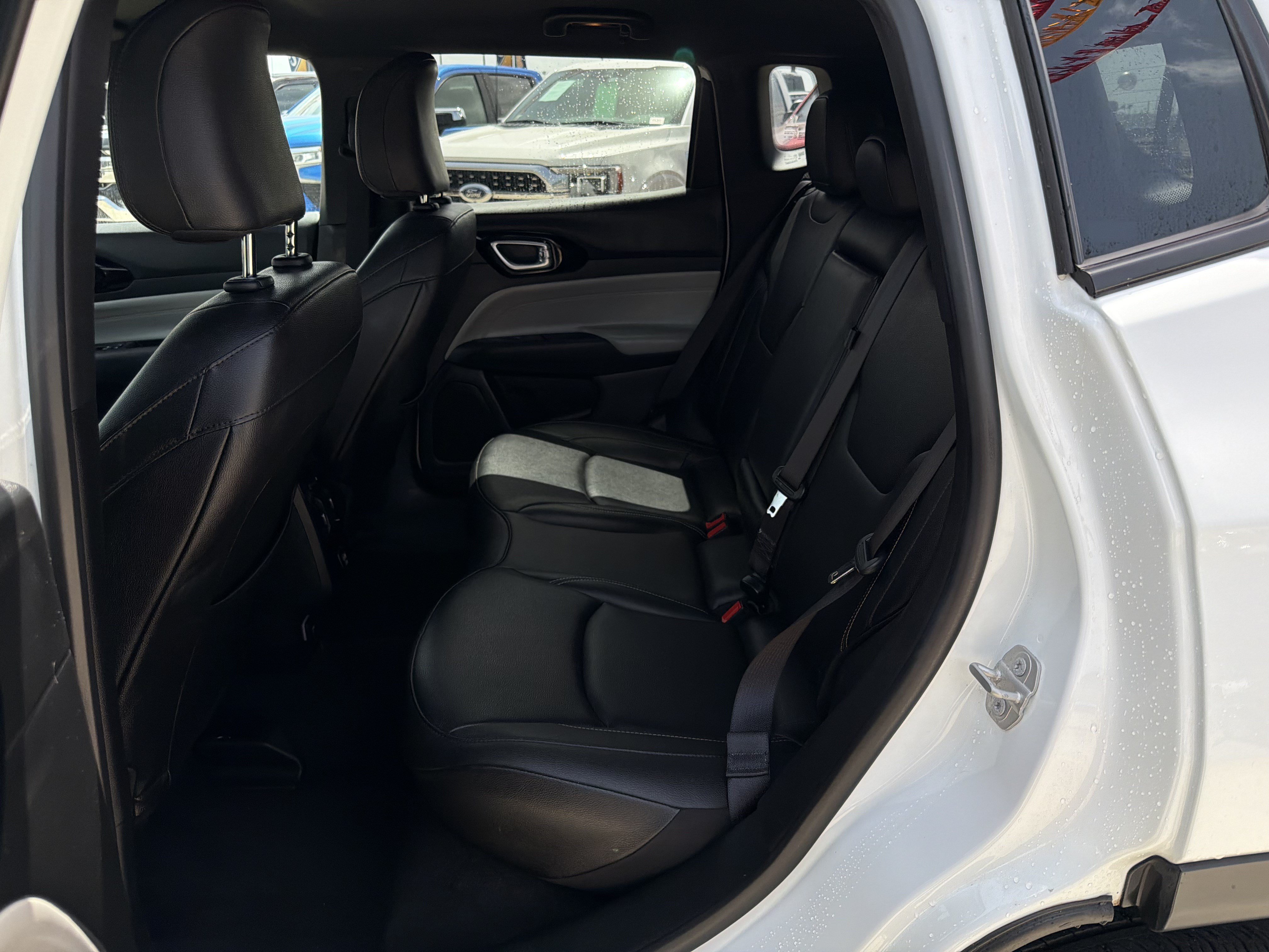 Used 2025 Jeep Compass Limited AWD/4WD image 13