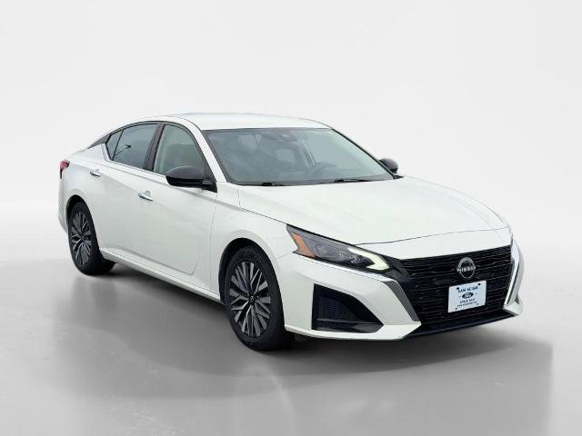 Used 2024 Nissan Altima 2.5 SV FWD image 1