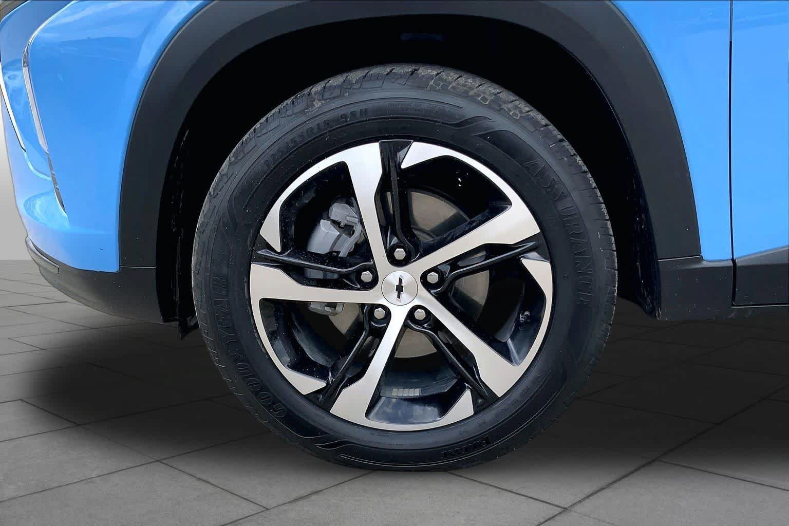 Used 2024 Chevrolet Trax RS w/ Driver Confidence Package FWD image 11