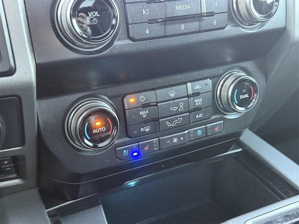 Certified 2019 Ford F150 Raptor w/ Equipment Group 802A Luxury image 21