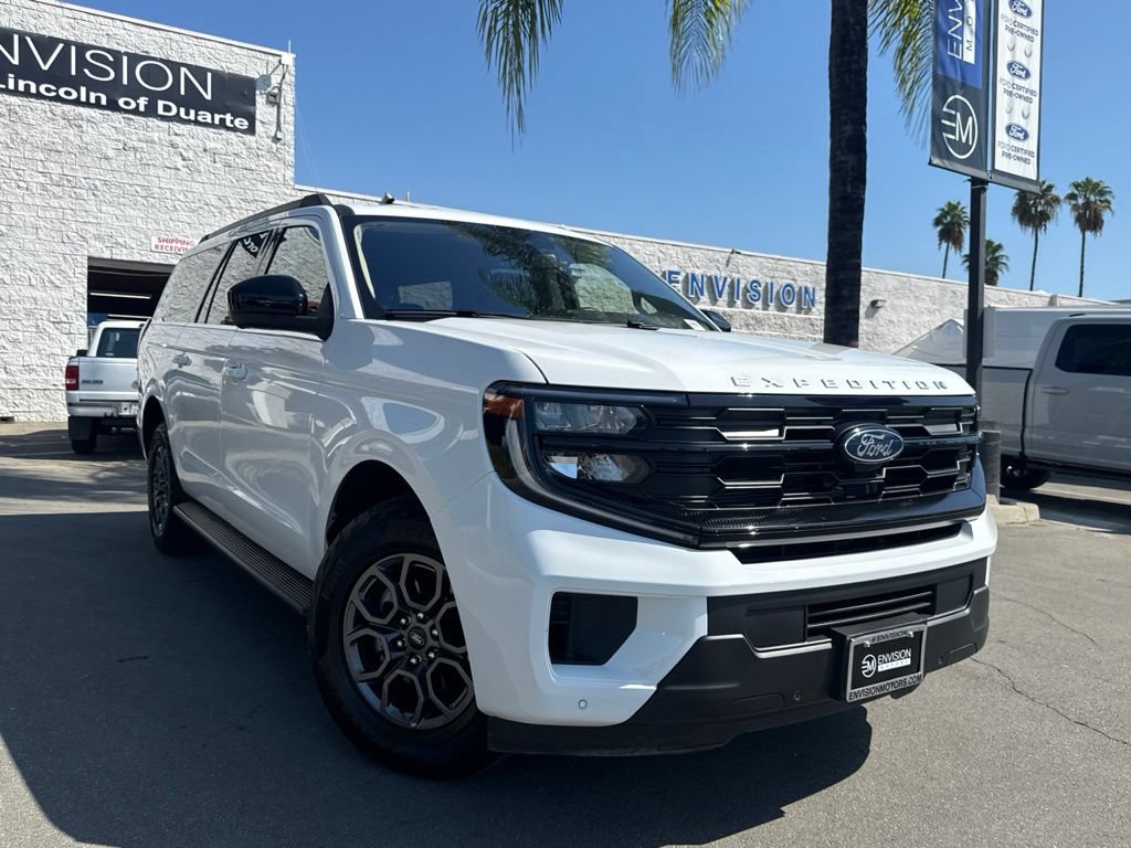 Certified 2025 Ford Expedition Max Active RWD image 3