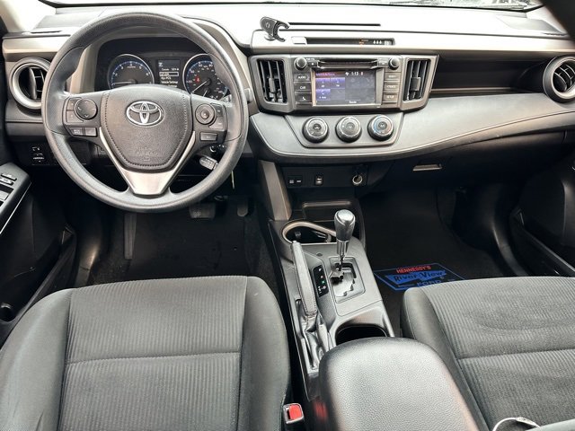 Used 2018 Toyota RAV4 LE image 8