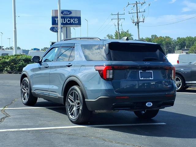 Certified 2025 Ford Explorer ST-Line w/ Premium Package AWD/4WD image 3