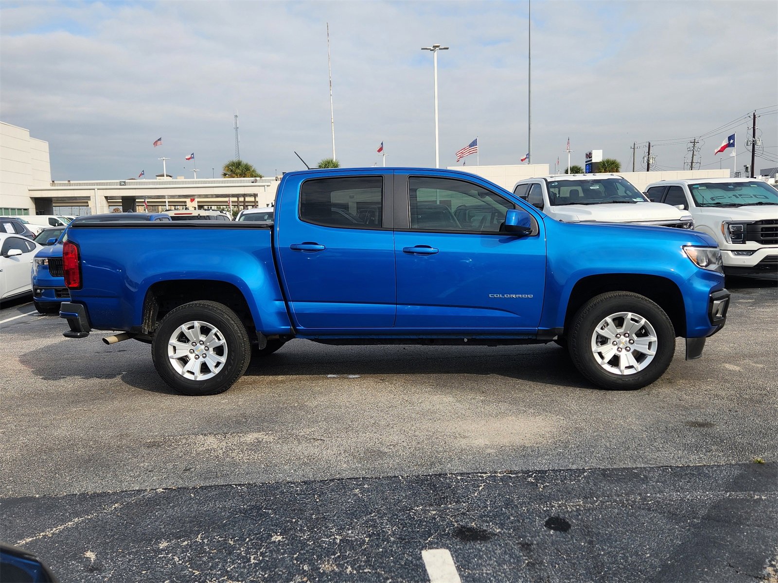 Used 2022 Chevrolet Colorado LT w/ LT Convenience Package image 4