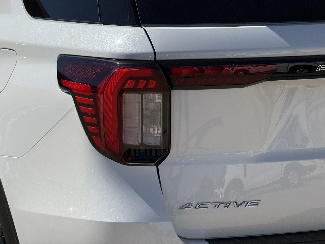Certified 2025 Ford Explorer Active w/ Active Comfort Package RWD image 7