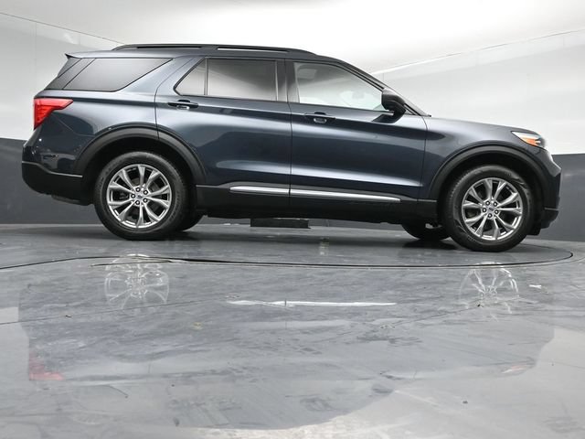 Certified 2022 Ford Explorer XLT w/ Equipment Group 202A AWD/4WD image 45