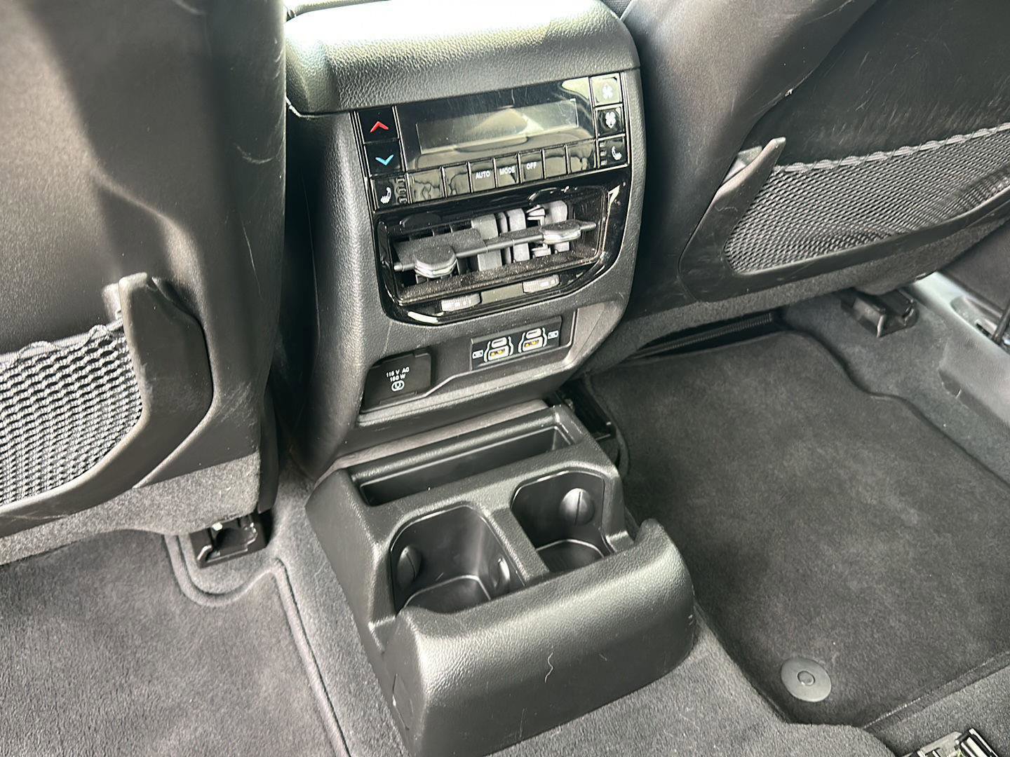 Used 2024 Jeep Grand Cherokee L Limited image 24