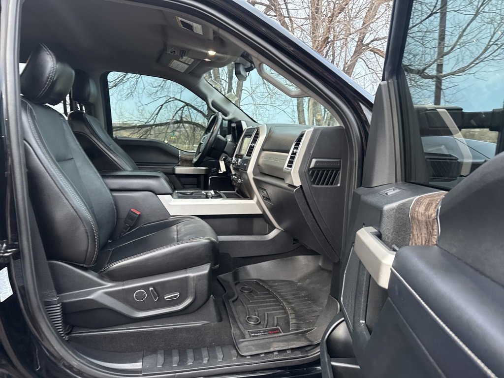 Certified 2018 Ford F350 Lariat w/ Chrome Package image 28