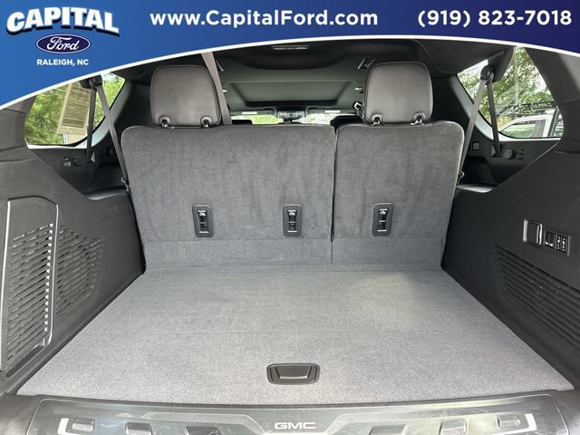 Used 2023 GMC Yukon XL SLT w/ SLT Premium Package AWD/4WD image 16