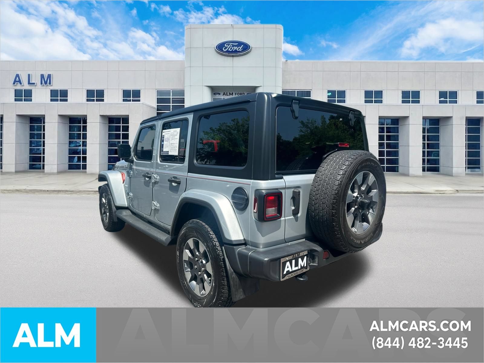 Used 2023 Jeep Wrangler Unlimited Sahara AWD/4WD image 8
