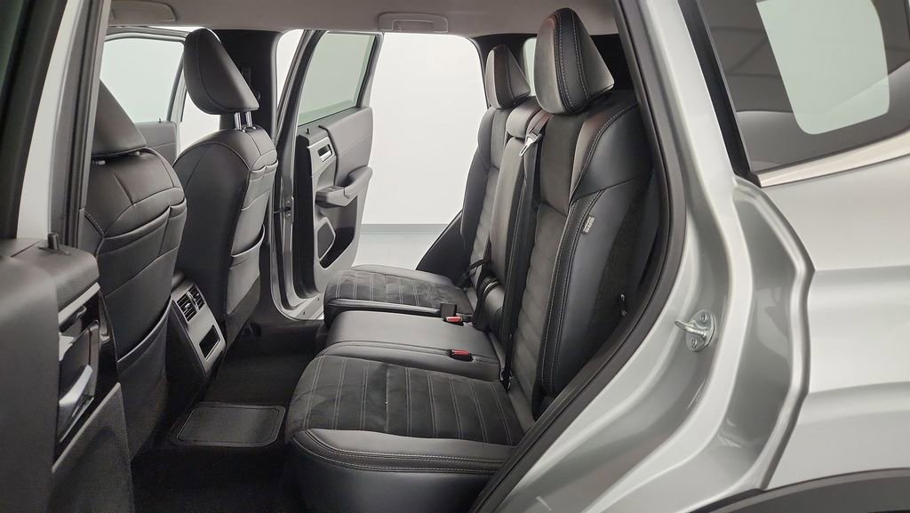 Used 2024 Mitsubishi Outlander SE AWD/4WD image 26